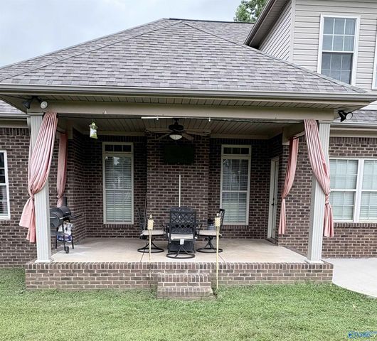 123 Archered Way, New Market, AL 35761