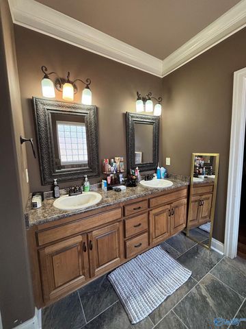 123 Archered Way, New Market, AL 35761