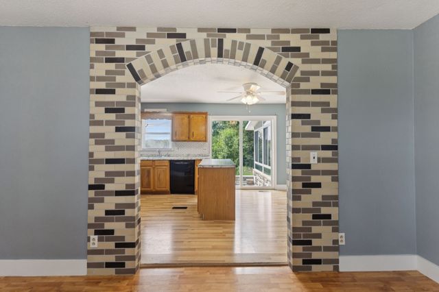 655 Short Mountain Rd, Mcminnville, TN 37110