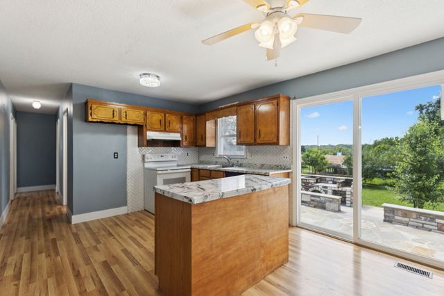 655 Short Mountain Rd, Mcminnville, TN 37110