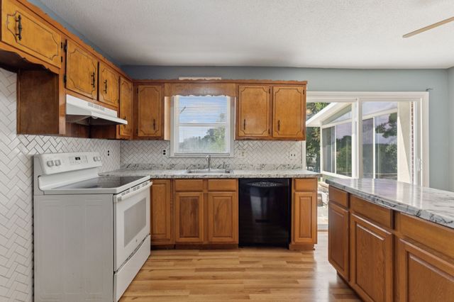 655 Short Mountain Rd, Mcminnville, TN 37110