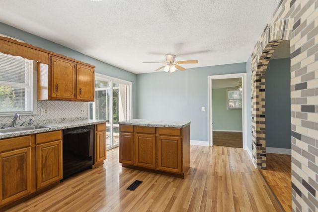 655 Short Mountain Rd, Mcminnville, TN 37110