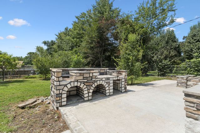 655 Short Mountain Rd, Mcminnville, TN 37110