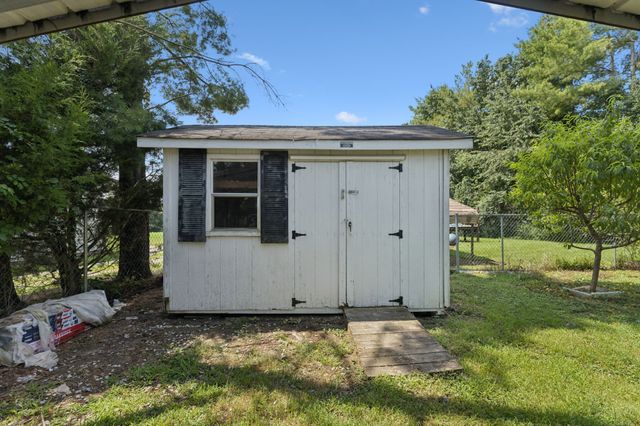 655 Short Mountain Rd, Mcminnville, TN 37110