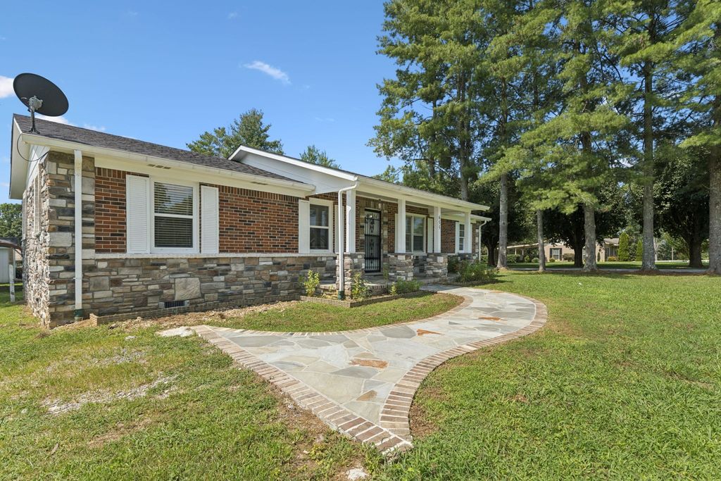 655 Short Mountain Rd, Mcminnville, TN 37110