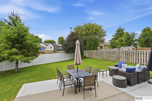 14467 Larimore Avenue, Omaha, NE 68116