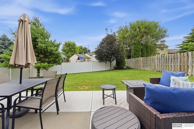 14467 Larimore Avenue, Omaha, NE 68116