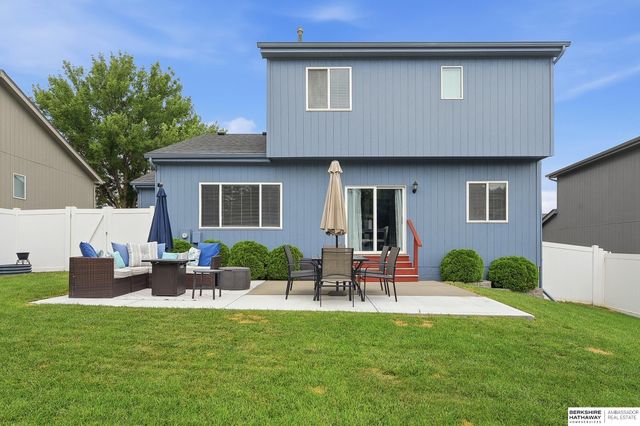 14467 Larimore Avenue, Omaha, NE 68116