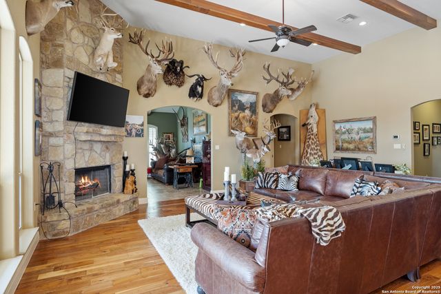 8841 Fm 775, La Vernia, TX 78121