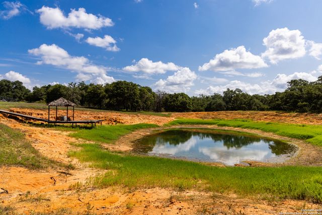 8841 Fm 775, La Vernia, TX 78121