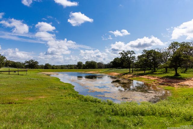 8841 Fm 775, La Vernia, TX 78121
