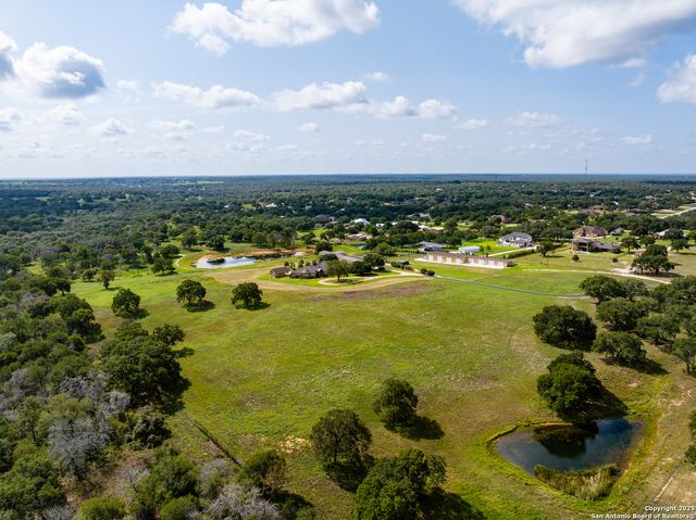 8841 Fm 775, La Vernia, TX 78121