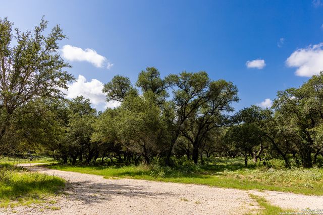 8841 Fm 775, La Vernia, TX 78121