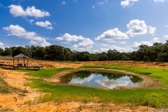8841 Fm 775, La Vernia, TX 78121