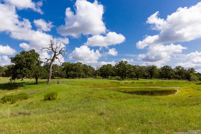 8841 Fm 775, La Vernia, TX 78121