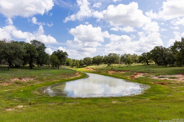 8841 Fm 775, La Vernia, TX 78121