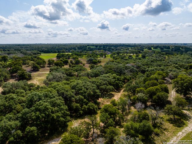 8841 Fm 775, La Vernia, TX 78121