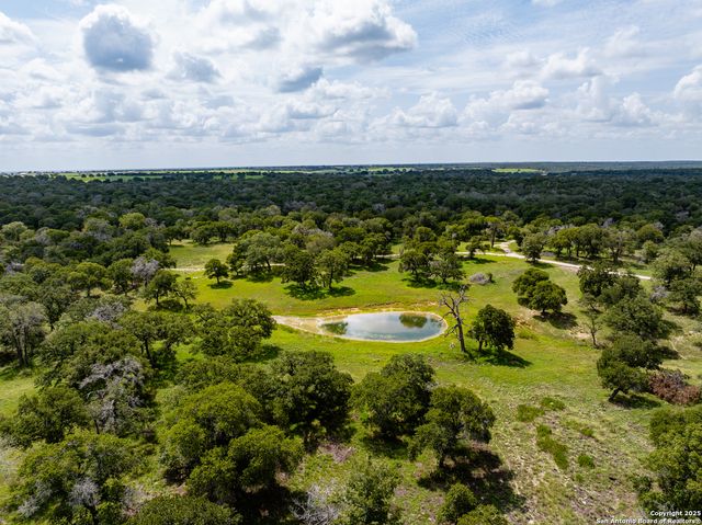 8841 Fm 775, La Vernia, TX 78121