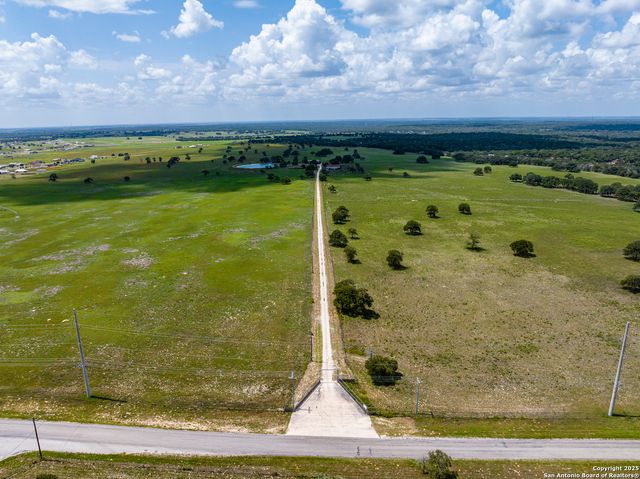 8841 Fm 775, La Vernia, TX 78121