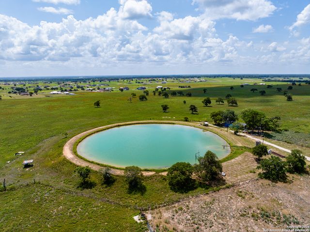 8841 Fm 775, La Vernia, TX 78121