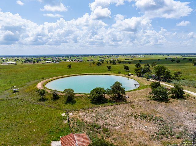 8841 Fm 775, La Vernia, TX 78121