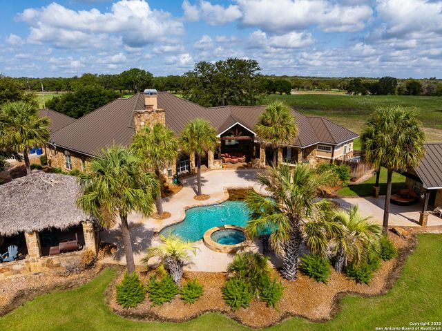 8841 Fm 775, La Vernia, TX 78121