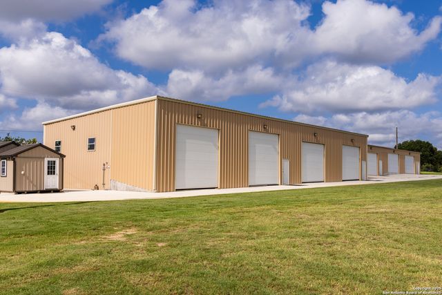 8841 Fm 775, La Vernia, TX 78121