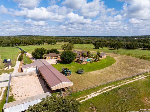 8841 Fm 775, La Vernia, TX 78121