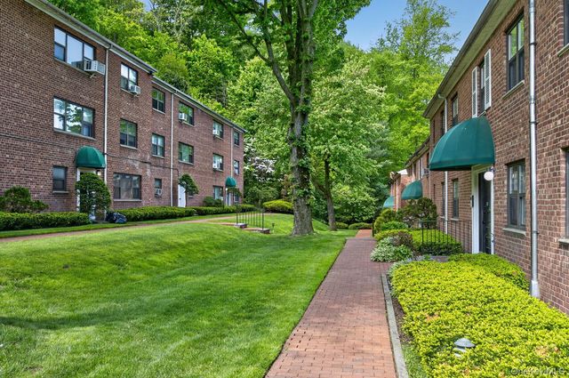 319 Main Street B, Roslyn, NY 11576