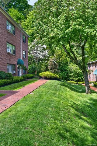 319 Main Street B, Roslyn, NY 11576