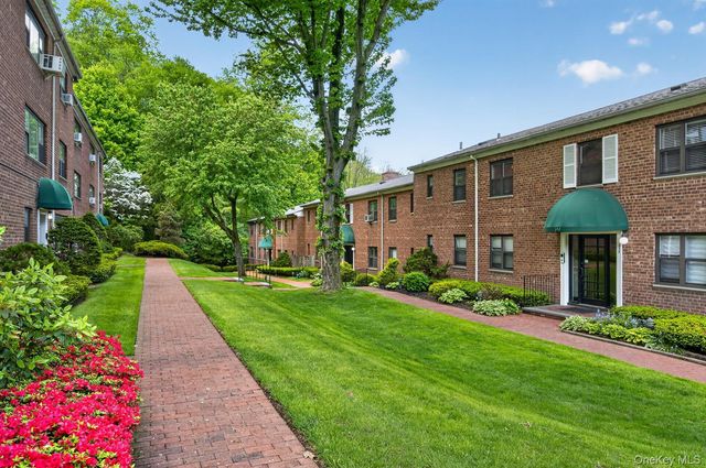 319 Main Street B, Roslyn, NY 11576