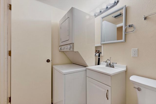 1344 GRANDE Boulevard SE D, Rio Rancho, NM 87124