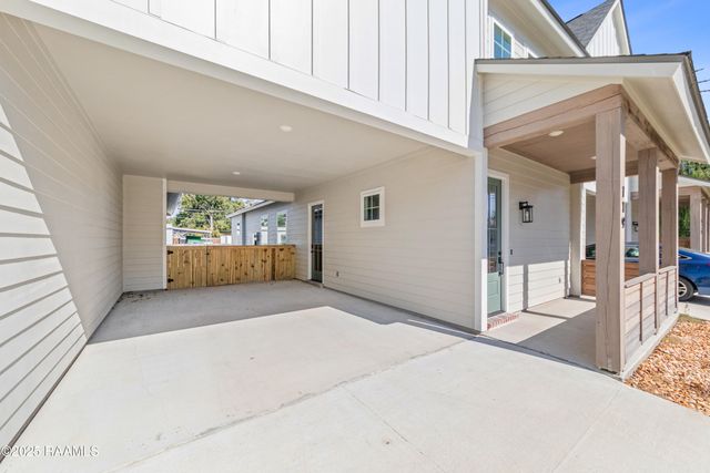 119 Mayberry Grove Street, Youngsville, LA 70592