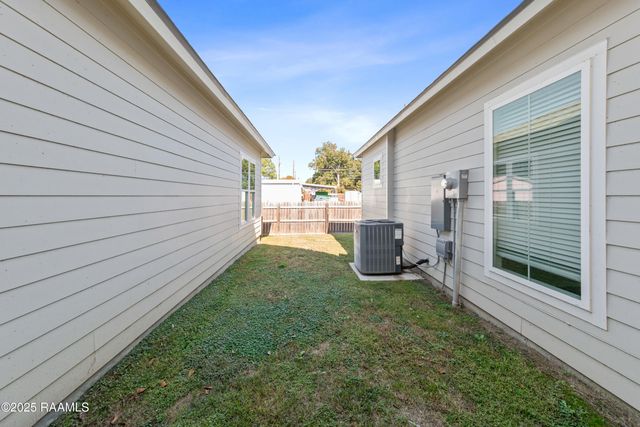 119 Mayberry Grove Street, Youngsville, LA 70592