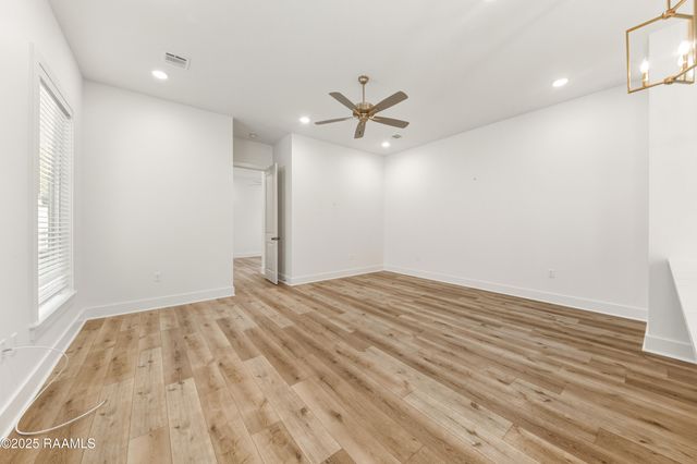 119 Mayberry Grove Street, Youngsville, LA 70592