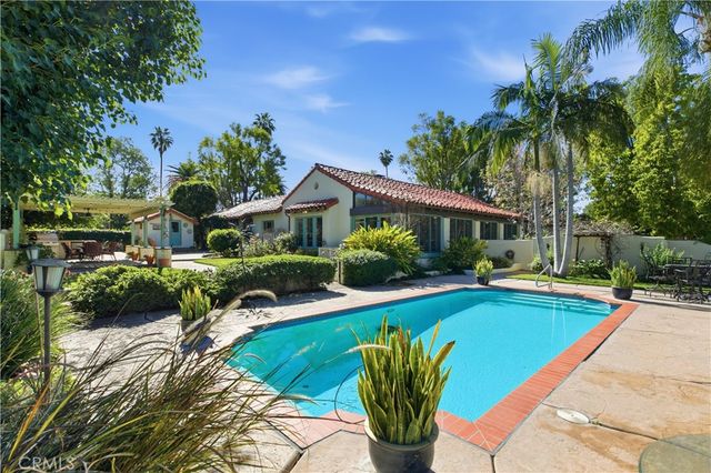 2855 Mcallister, Riverside, CA 92503