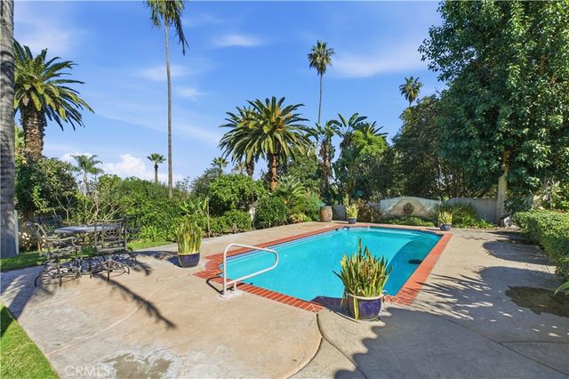 2855 Mcallister, Riverside, CA 92503