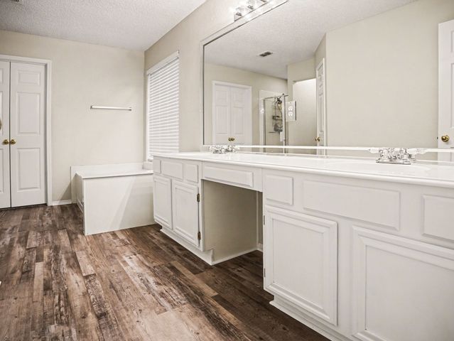 4523 Hanover Street, Grand Prairie, TX 75052