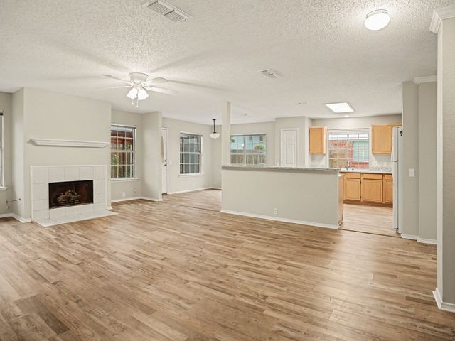 4523 Hanover Street, Grand Prairie, TX 75052