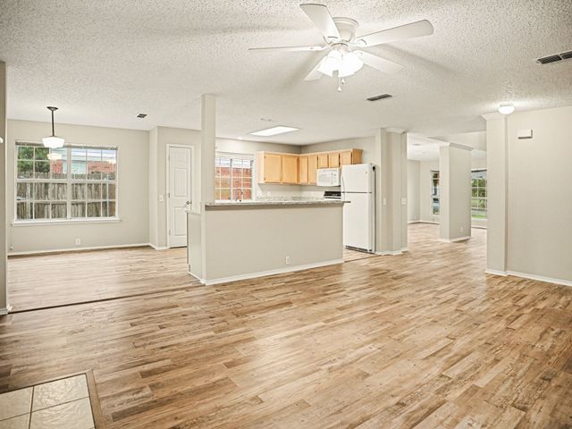 4523 Hanover Street, Grand Prairie, TX 75052