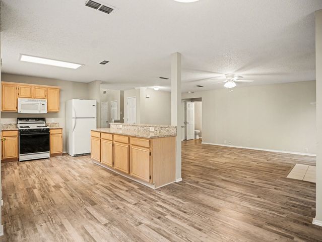 4523 Hanover Street, Grand Prairie, TX 75052