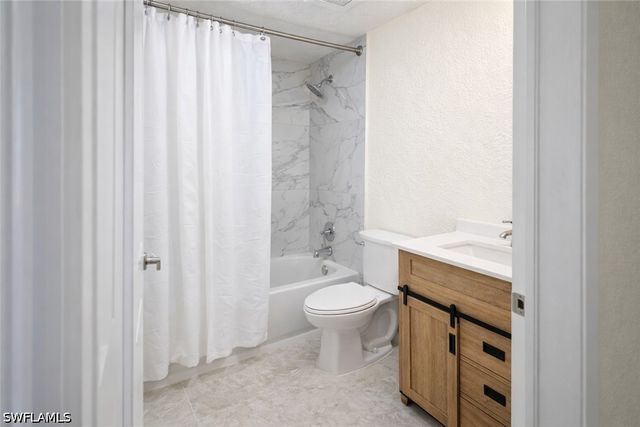4625 Bayshore DR D1, Naples, FL 34112