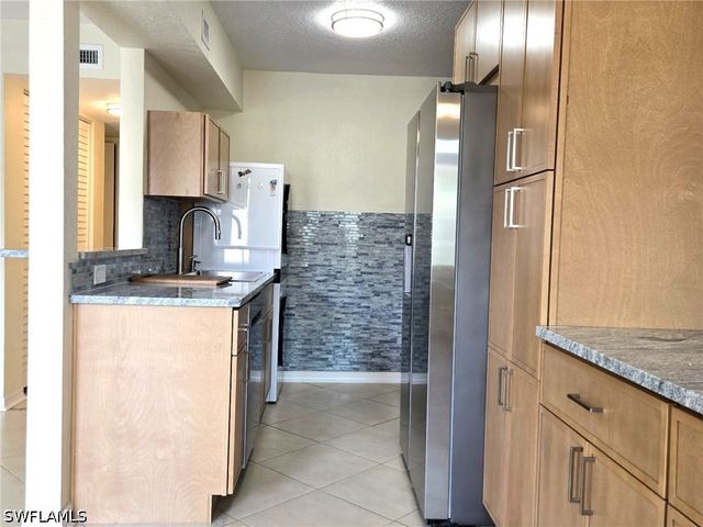 4625 Bayshore DR D1, Naples, FL 34112