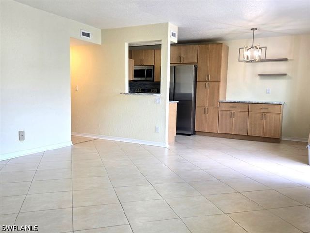 4625 Bayshore DR D1, Naples, FL 34112