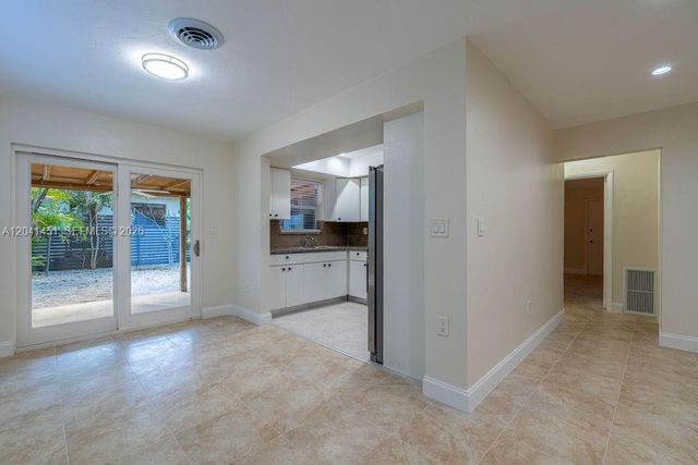 2470 NE 182nd Terrace 1, North Miami Beach, FL 33160