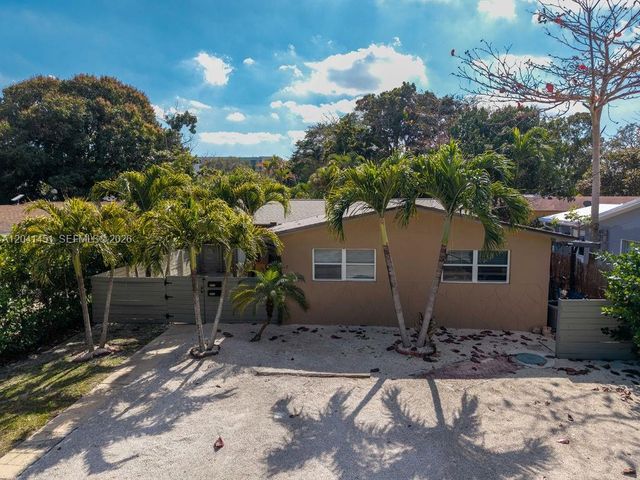 2470 NE 182nd Terrace 1, North Miami Beach, FL 33160