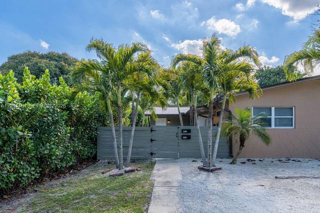 2470 NE 182nd Terrace 1, North Miami Beach, FL 33160