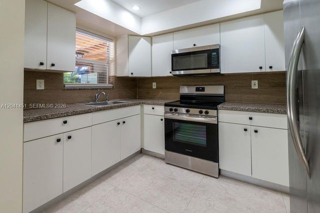2470 NE 182nd Terrace 1, North Miami Beach, FL 33160