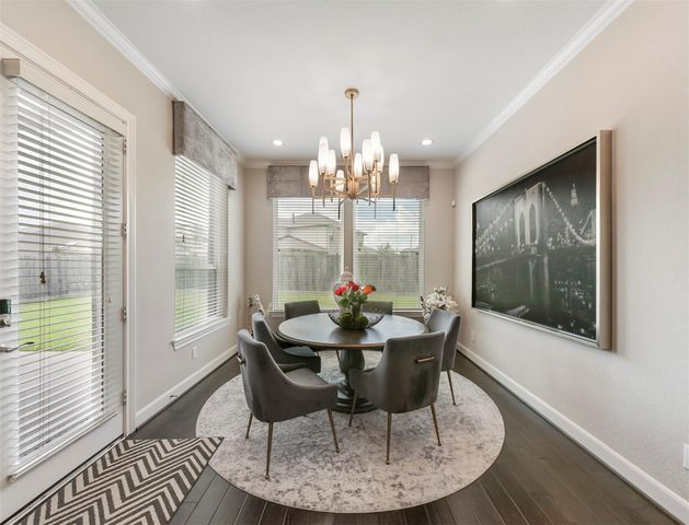 27 Crown Trail, Sugar Land, TX 77498