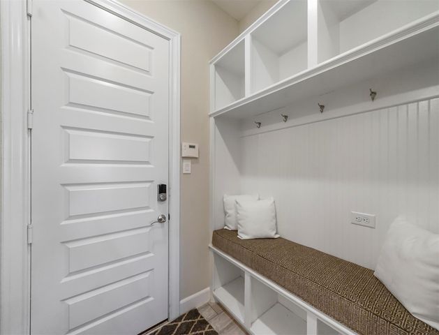 27 Crown Trail, Sugar Land, TX 77498